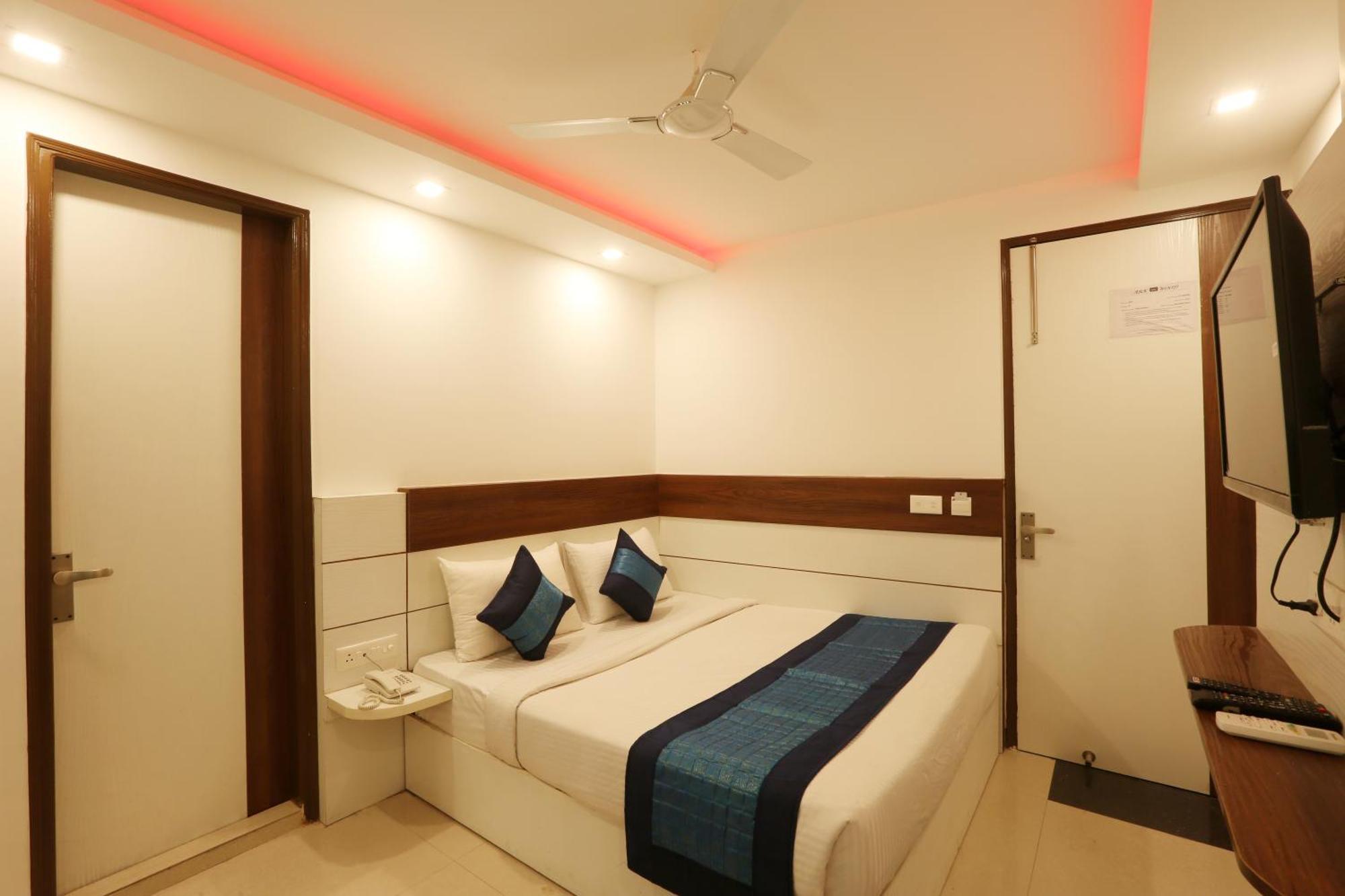 Airport Hotel Mayank Residency Yeni Delhi Dış mekan fotoğraf