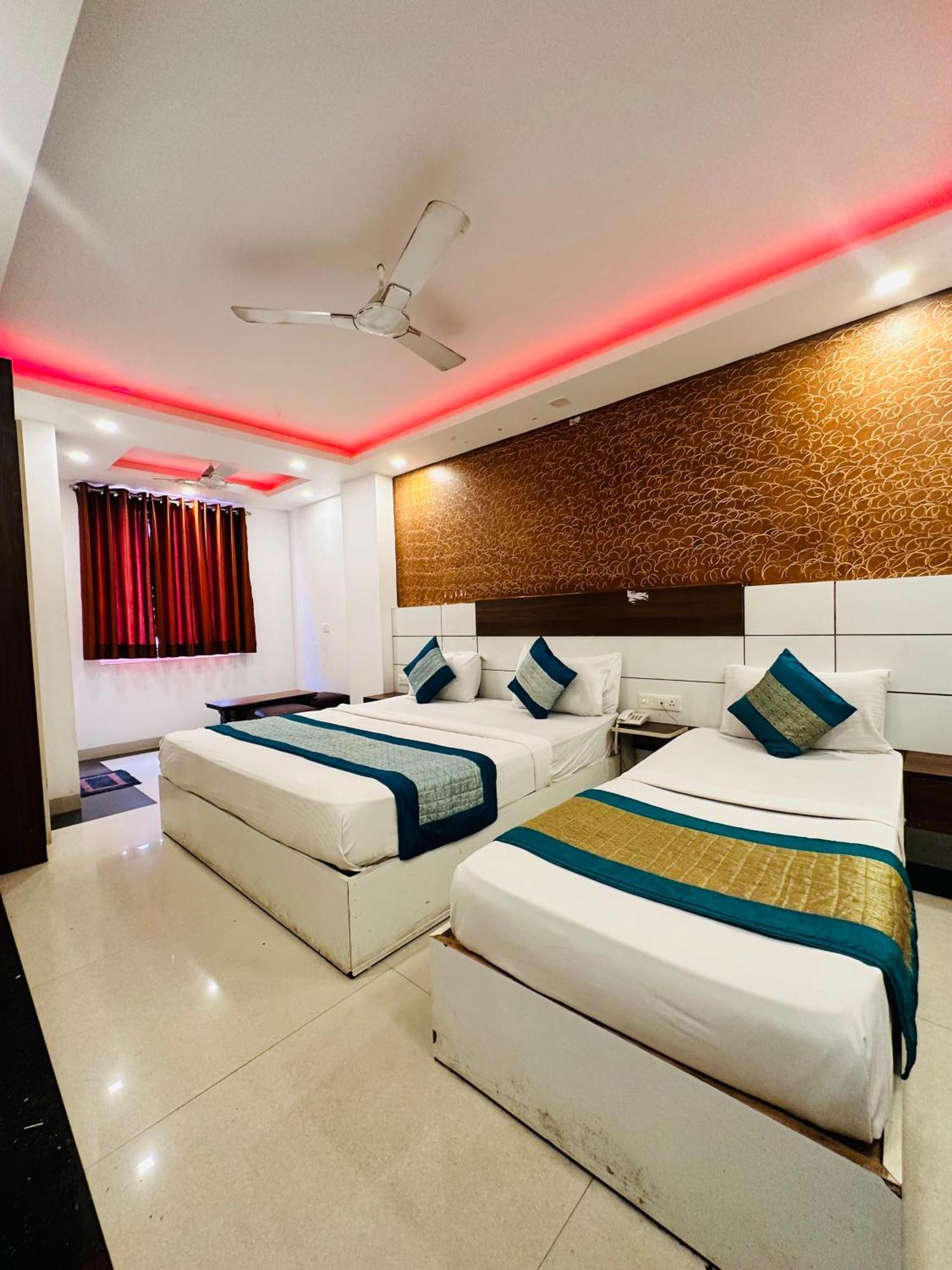 Airport Hotel Mayank Residency Yeni Delhi Dış mekan fotoğraf